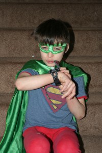 Super Ben 001 200x300 Giveaway:  Everfan Superhero cape