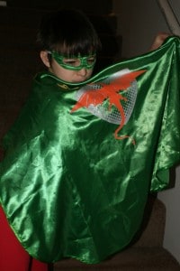 Super Ben 002 200x300 Giveaway:  Everfan Superhero cape