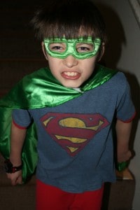 Super Ben 003 200x300 Giveaway:  Everfan Superhero cape