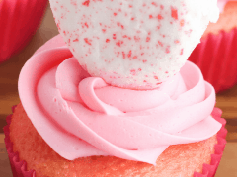 easy Valentine's Recipe of strawberry cupcakes