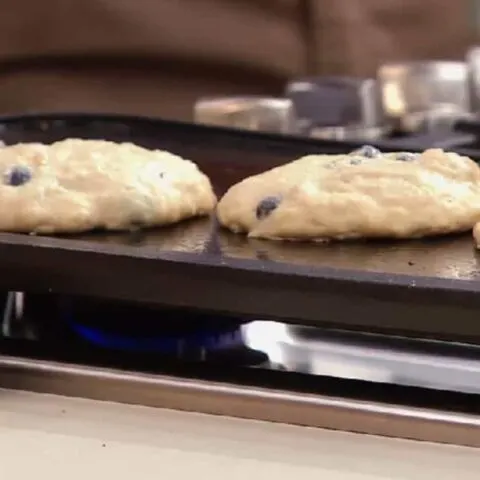 Family-Friendly Blueberry Banana Pancakes Recipe