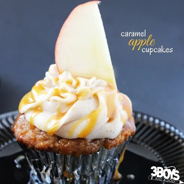 What is better than a caramel cupcake recipe or an apple cupcake recipe? This amazing caramel apple cupcake recipe with cinnamon cream cheese frosting and caramel drizzle - oh, and topped with a slice of apple. Amazing.