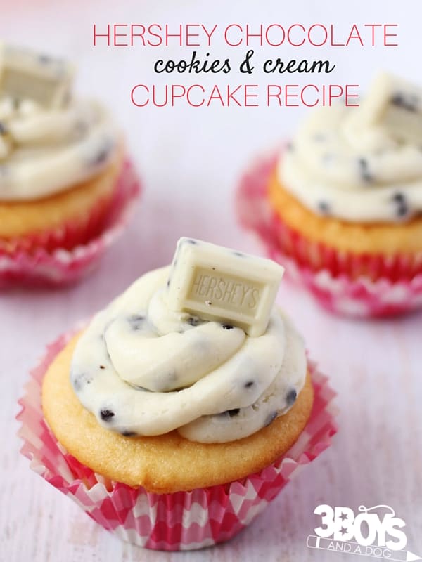 Oh my goodness, white chocolate is my favourite and this Hershey Chocolate Cookies & Cream Cupcake Recipe looks divine! White chocolate frosting with little cookie bits? Bits of chocolate bar in the cupcake batter... I'm sold!