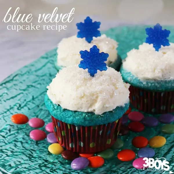 How to Make Blue Velvet Cupcakes - a blue cupcake recipe perfect for a winter party