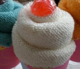 Image for How to Make a Cupcake from a Flannel (Washcloth)