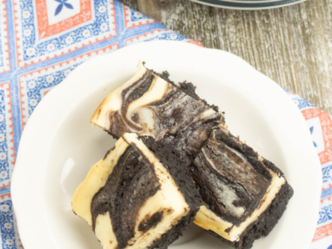 brownie cheesecake swirl squares