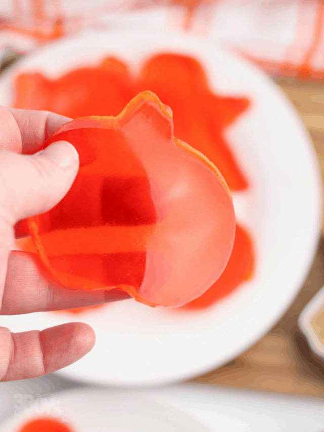 Easy Halloween Jello Jigglers are a Fun Treat Story