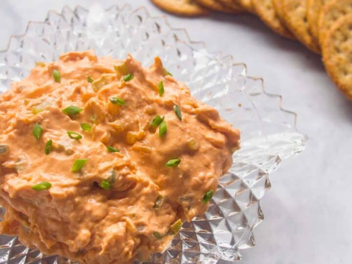 Image for This 5-Ingredient Retro Shrimp Dip is a Classic