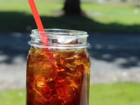 Image for How to make a delicious Copy Cat McDonalds Sweet Tea at home.