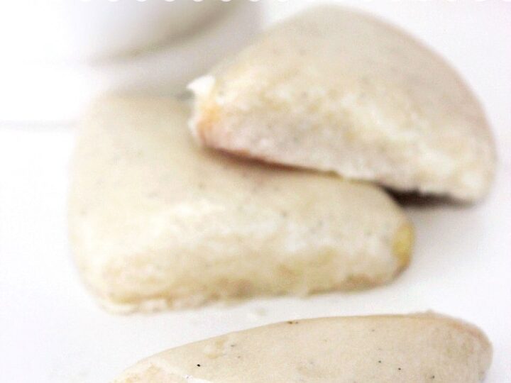 Image for Copycat Starbucks Petite Vanilla Bean Scones Recipe