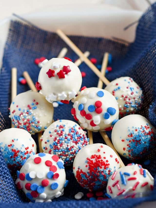 These July 4th Cake Pops are the Perfect Patriotic Treat!