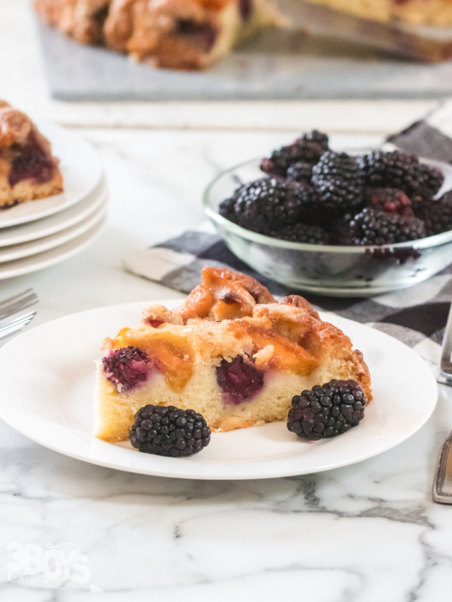 cropped-peaches-and-blackberries-in-a-light-cake-recipe.png