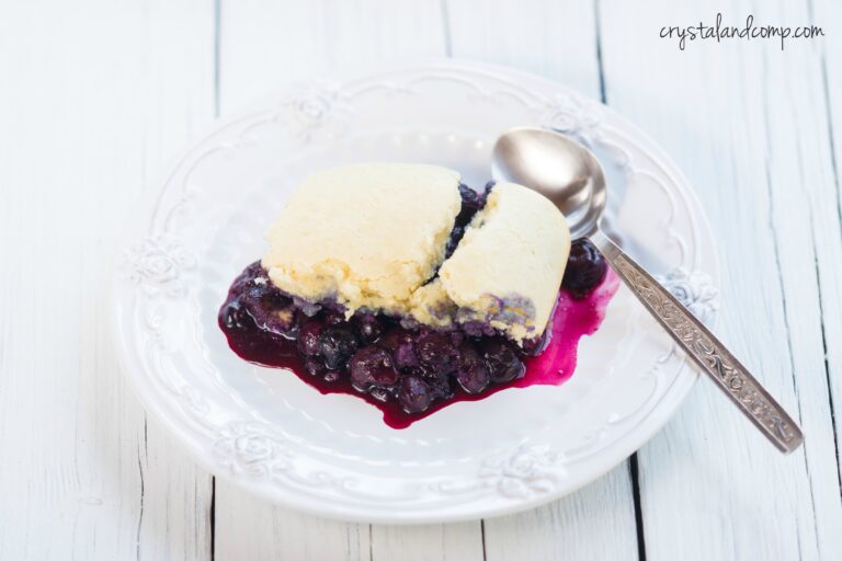 Crockpot Blueberry Cobbler