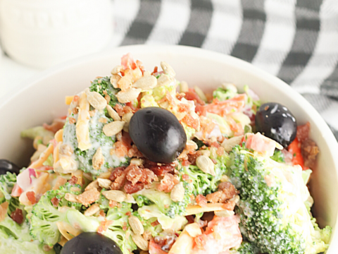 side dish recipe of delicious bacon and healthy broccoli