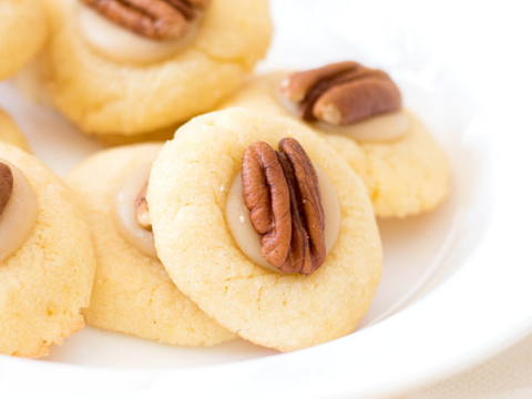 delicious cookies of pecan in an easy to grab cookie recipe
