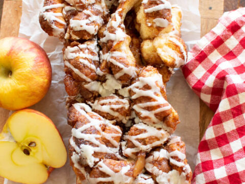 Image for The BEST Apple Pie Monkey Bread Recipe