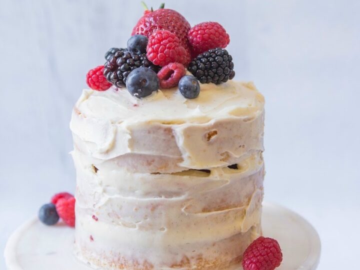 Image for Mini Vanilla Cake with Berries