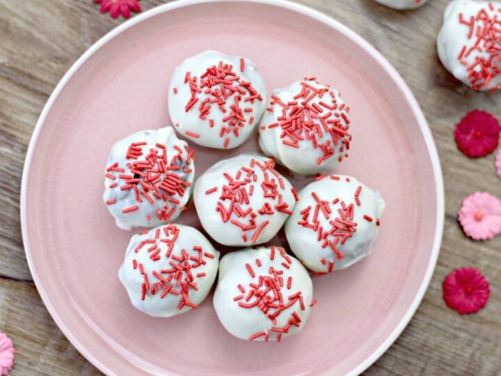 Image for Super Easy Red Velvet Truffles