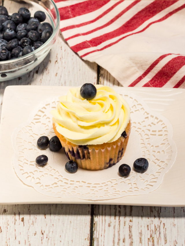 Deliciously Perfect Lemon Blueberry Cupcakes