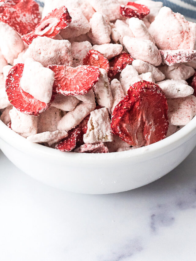 Simple Strawberry Puppy Chow Recipe