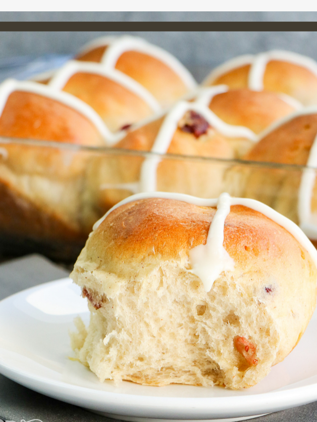 cropped-easy-hot-cross-buns-recipe.png