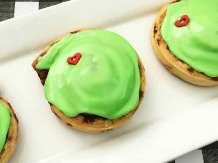 Image for Easy Grinch Cinnamon Rolls Recipe – Kids Will Love It!