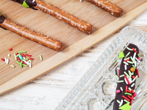 Image for Christmas Pretzel Sticks Recipe