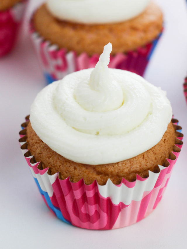 cropped-cream-soda-cupcakes-5.png