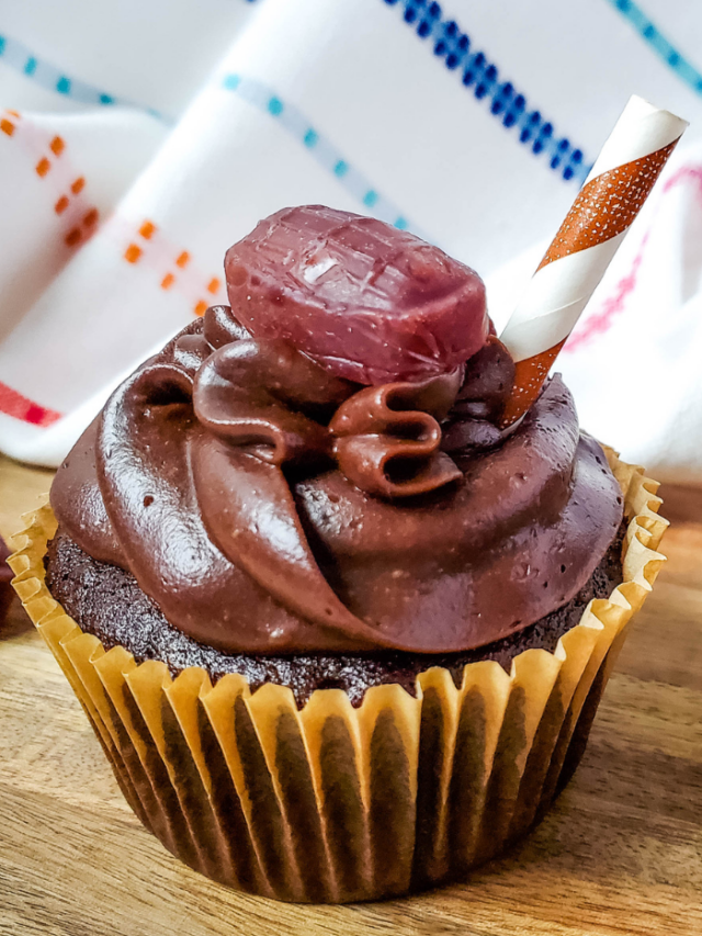 Fudgy Rootbeer Float Cupcakes Recipe