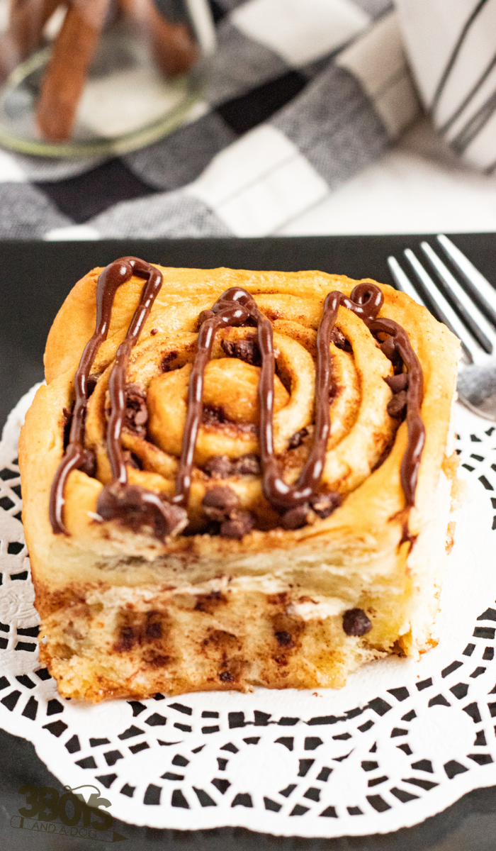 Chocolate Chip Cinnamon Rolls Recipe - 3 Boys and a Dog