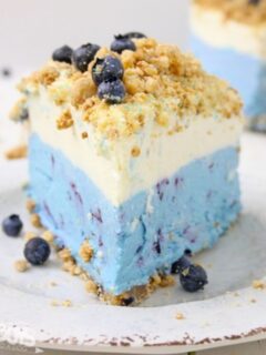 this-blueberry-muffin-cheesecake-recipe-makes-a-beautiful-and-delicious-dessert-recipe