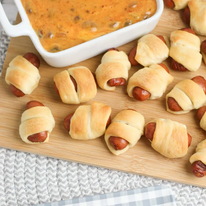 Chili Cheese Pigs In A Blanket
