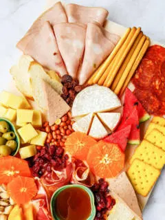 cropped-Valentine-Charcuterie-Board-for-Two-3.png