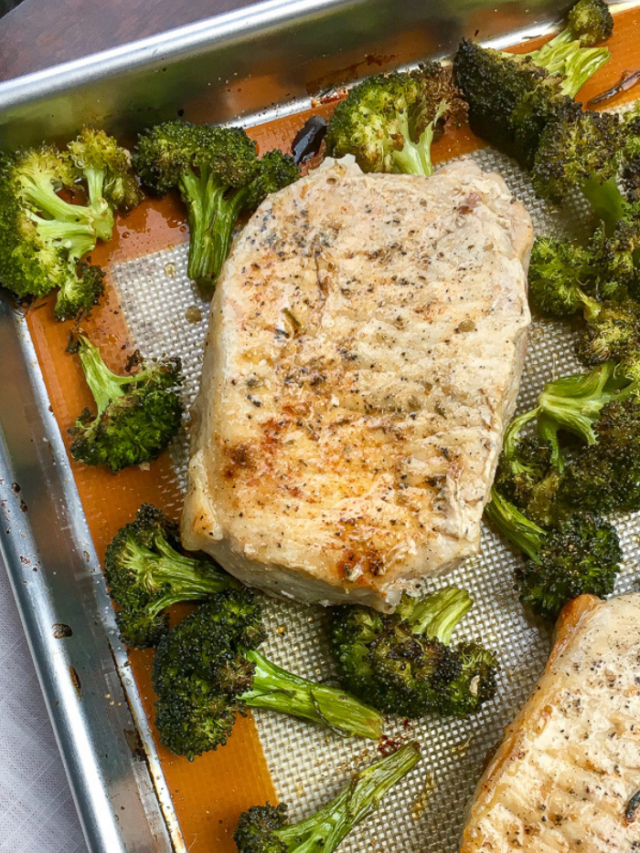 sheet pan with pork chops and broccoli