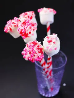 cropped-valentines-day-marshmallow-pops-4-2.png