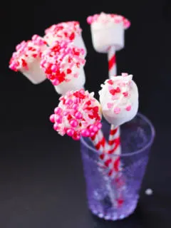 cropped-valentines-day-marshmallow-pops-4.png