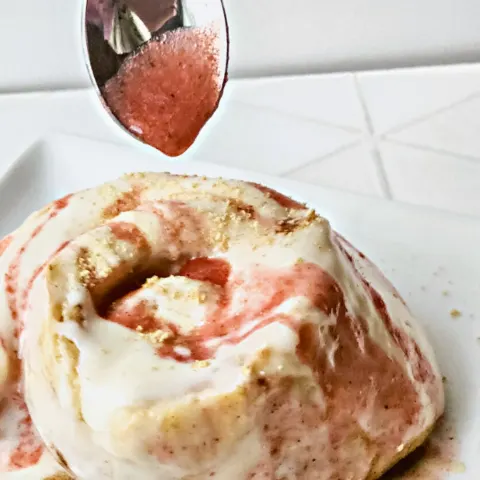 Strawberry Cheesecake Cinnamon Rolls Recipe