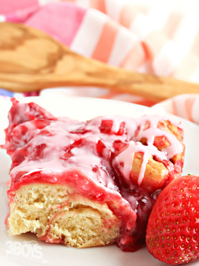 Strawberry Cinnamon Roll Casserole Recipe