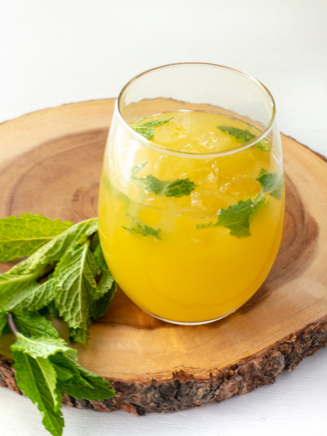 Pineapple Mint Spritzer Mocktail Recipe