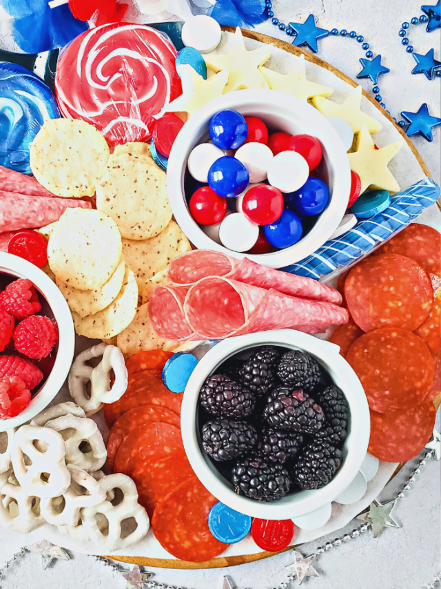 cropped-Red-White-and-Blue-Charcuterie-Board-2.png