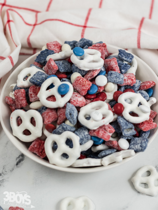 cropped-Red-White-and-Blue-Snack-Mix-recipe-4.png
