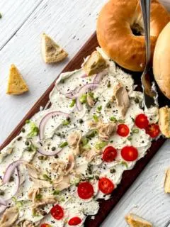 cropped-Everything-Bagel-Charcuterie-Board-recipe-5.png