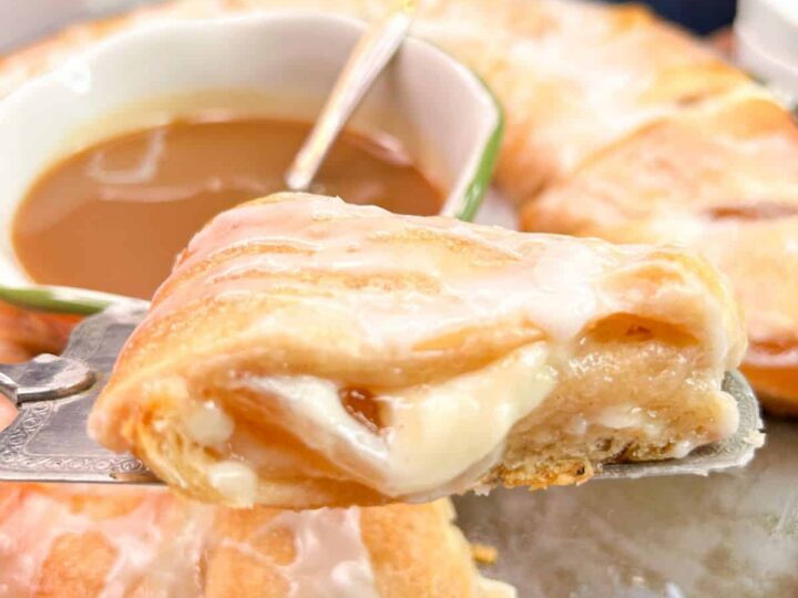 Image for Crescent Rolls Apple Pie Filling Cream Cheese