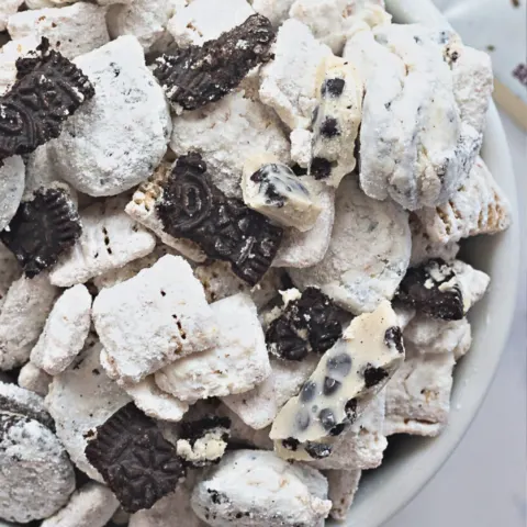 Cookies and Cream Puppy Chow