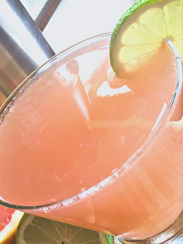 cropped-pink-grapefruit-mocktail-recipe-3.png