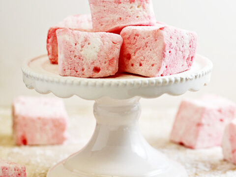 Image for Homemade Peppermint Marshmallows Recipe