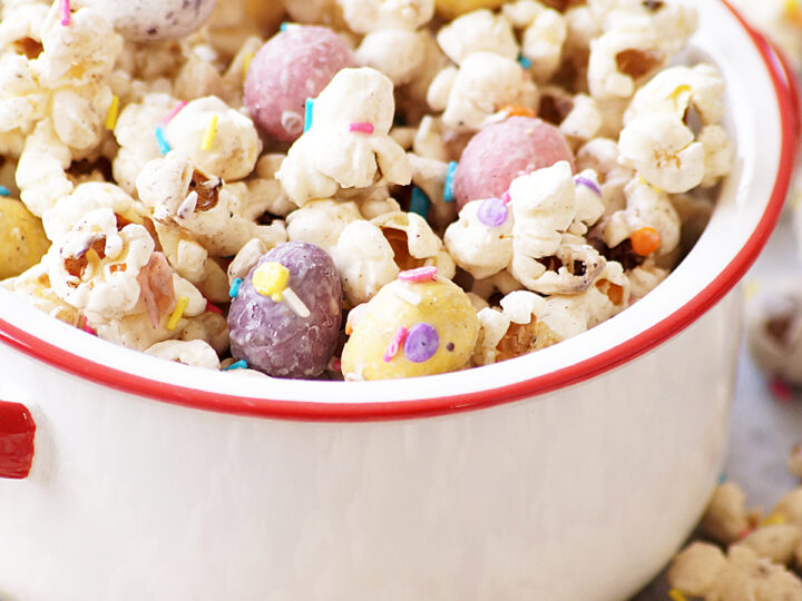 Image for White Chocolate Easter Popcorn