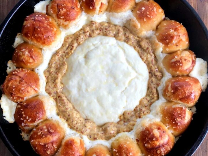 Image for Pretzel Ring with Cream Cheese Mustard Dip