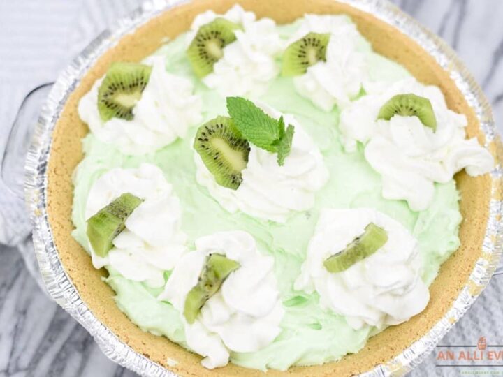 Image for No Bake Kiwi Pistachio Pie